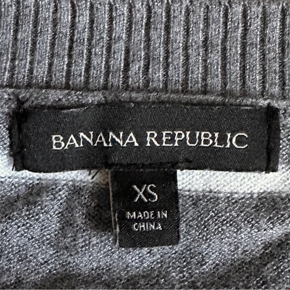 Banana Republic Merino Wool Blend Gray Stripe Pullover Sweater Size XS - Picture 6 of 8